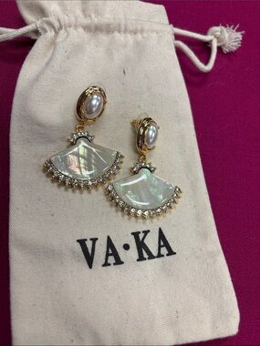 VAKA Gold and Iridescent Mother-of-Pearl Fan Drop Earrings W/O Tag